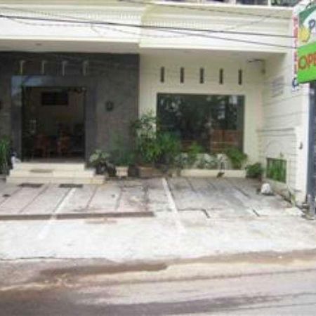 โฮเต็ล ปาปริก้า 1 Hotel สุราบายา ภายนอก รูปภาพ